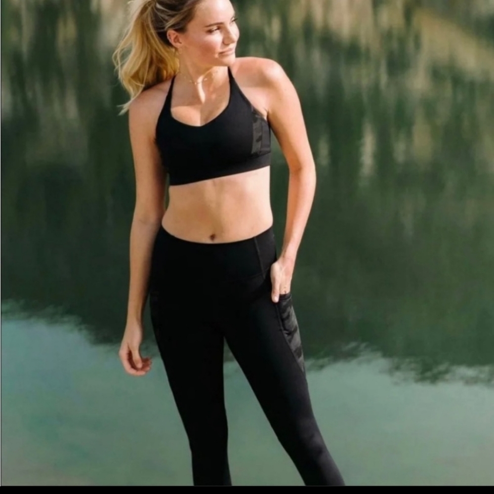 ZYIA NWOT active leggings.